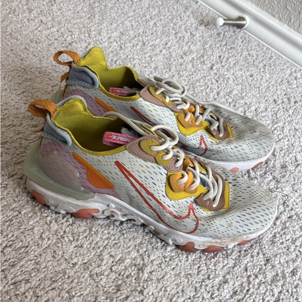 Nike sneakers- women’s size 9!